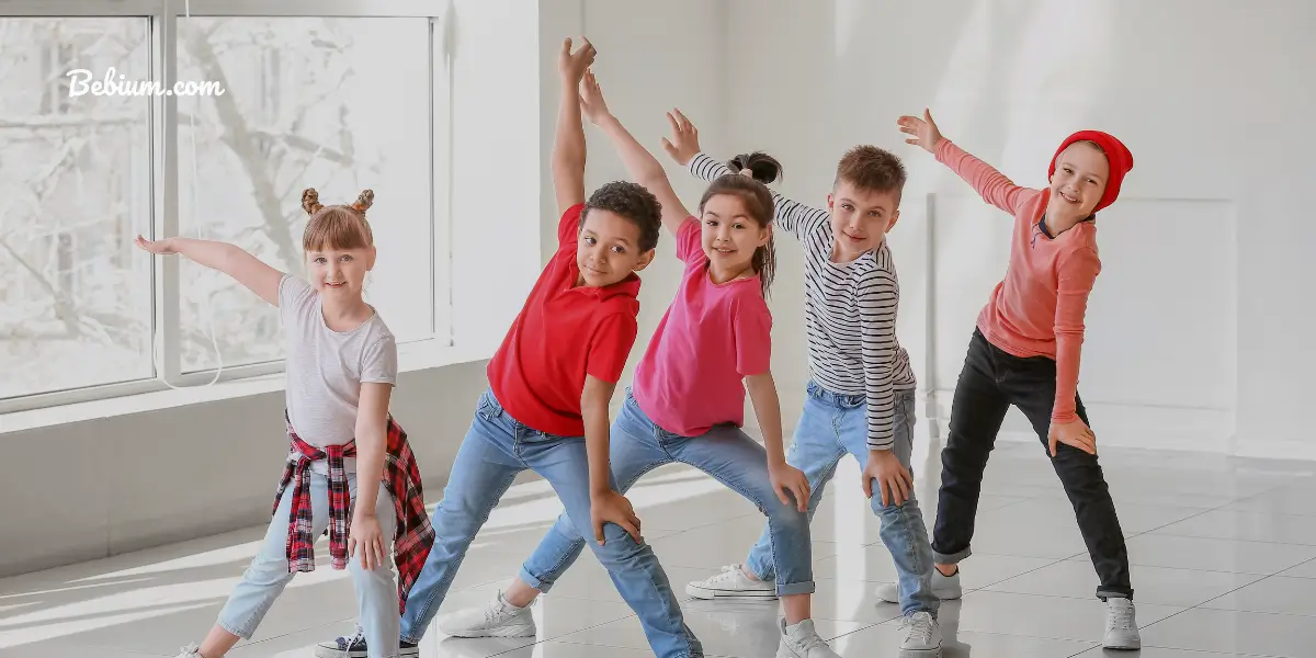 Bebeklerle evde yaz eğlencesi dans